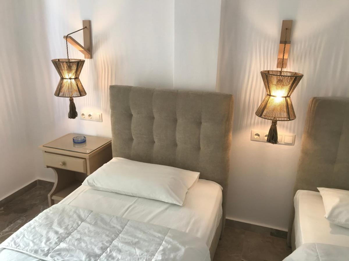 Vassiliki Rooms Paro Esterno foto