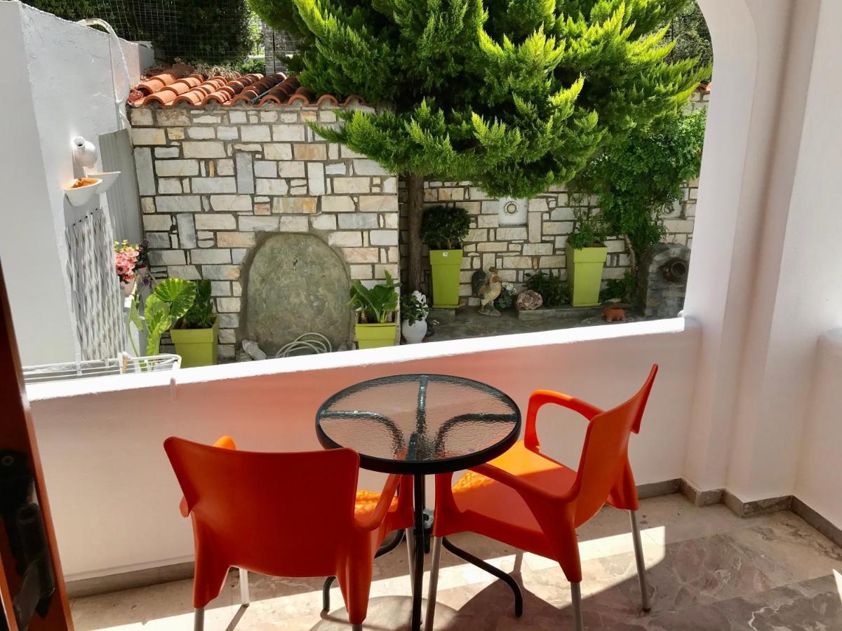 Vassiliki Rooms Paro Esterno foto