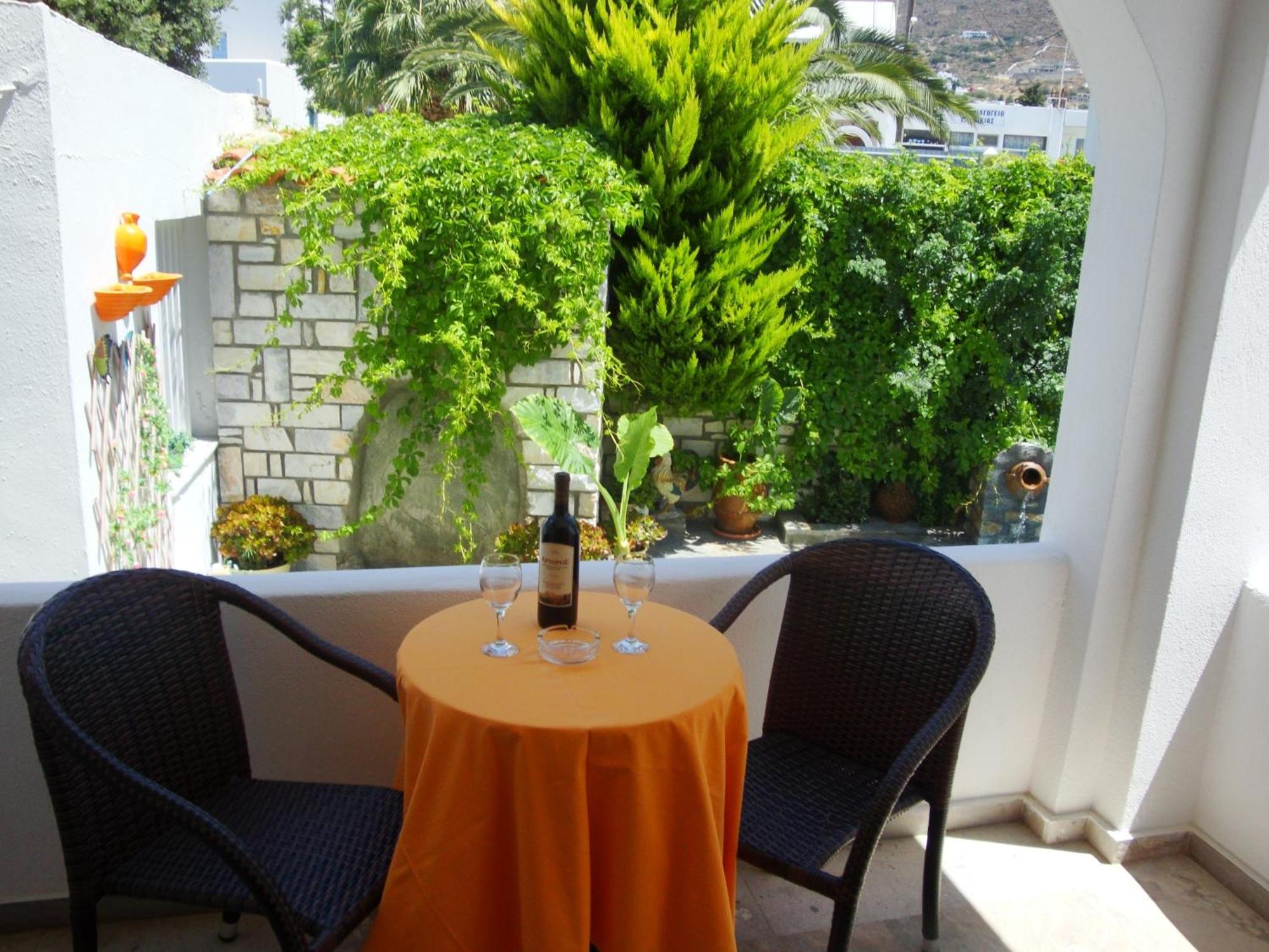 Vassiliki Rooms Paro Esterno foto