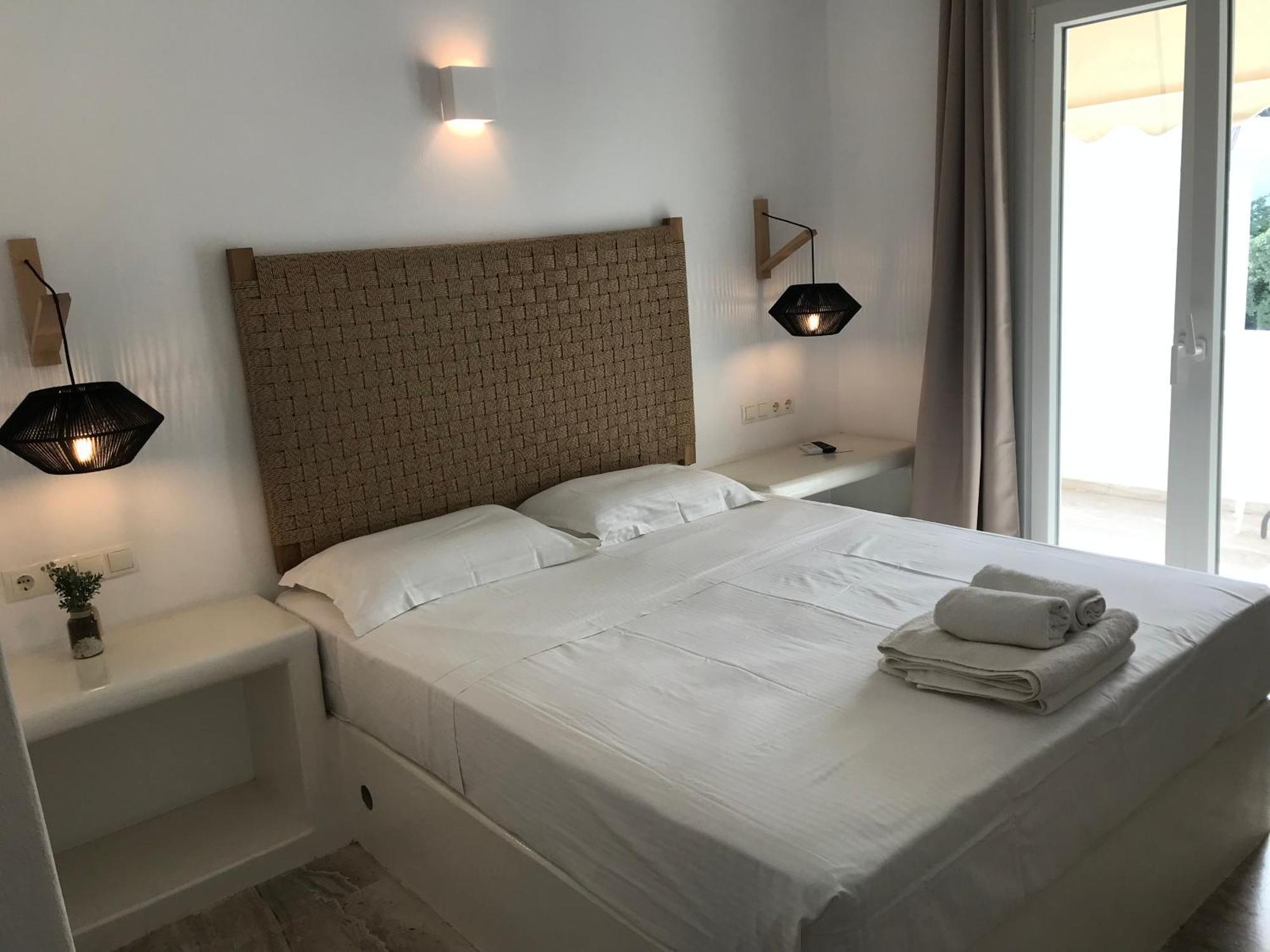 Vassiliki Rooms Paro Esterno foto