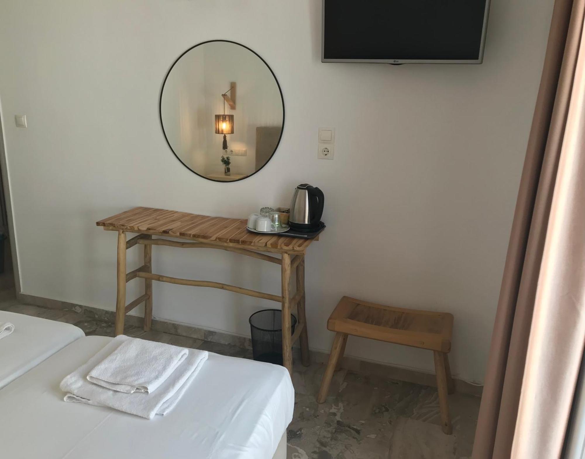Vassiliki Rooms Paro Esterno foto