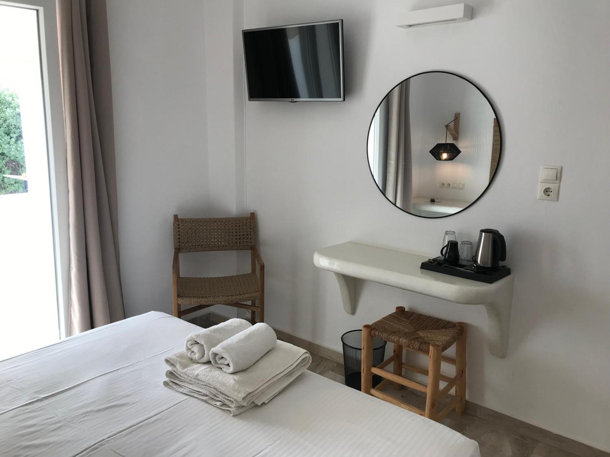 Vassiliki Rooms Paro Esterno foto