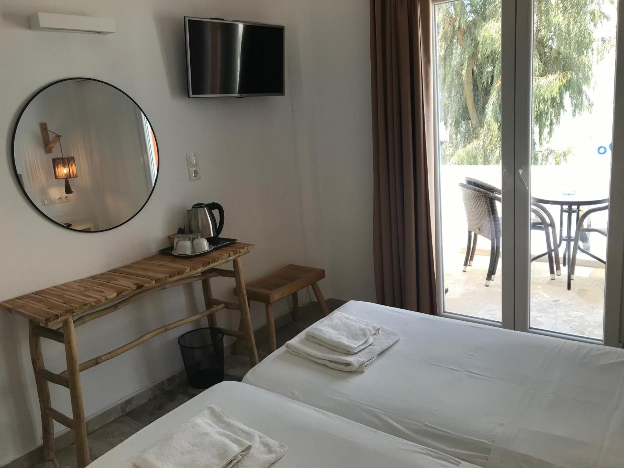 Vassiliki Rooms Paro Esterno foto