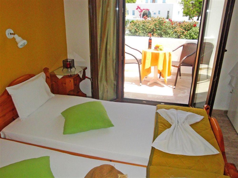 Vassiliki Rooms Paro Esterno foto